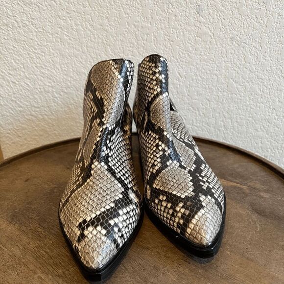 Marc Fisher LTD Yilda Snakeskin Leather Notched Ankle Boots Women's Size 7.5 M - Picture 5 of 10